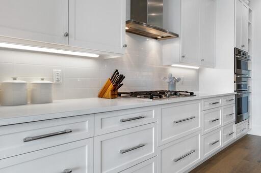 ADMIRALS COVE - Residential