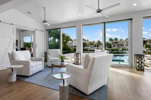 ADMIRALS COVE - Residential