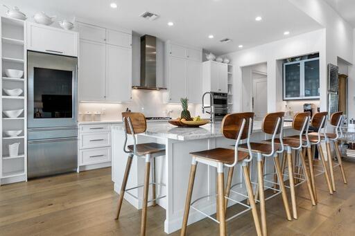 ADMIRALS COVE - Residential