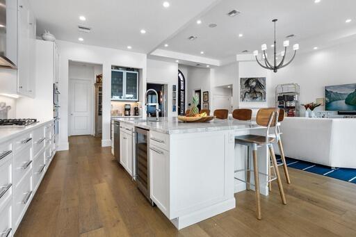 ADMIRALS COVE - Residential