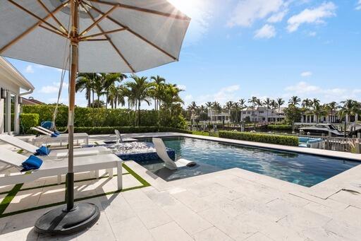 ADMIRALS COVE - Residential