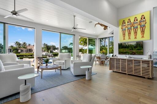 ADMIRALS COVE - Residential