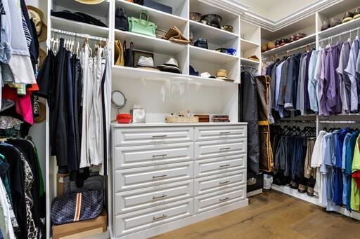 ADMIRALS COVE - Residential