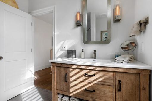 ADMIRALS COVE - Residential