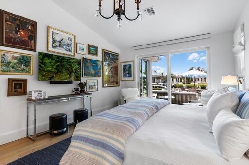 ADMIRALS COVE - Residential