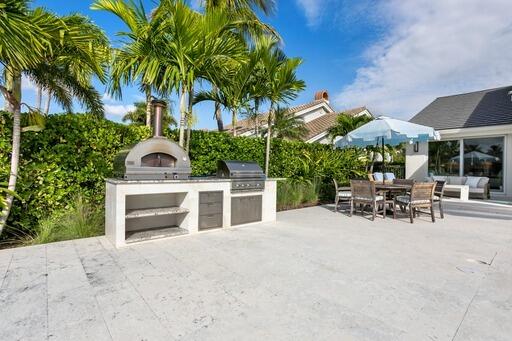 ADMIRALS COVE - Residential