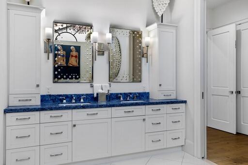 ADMIRALS COVE - Residential