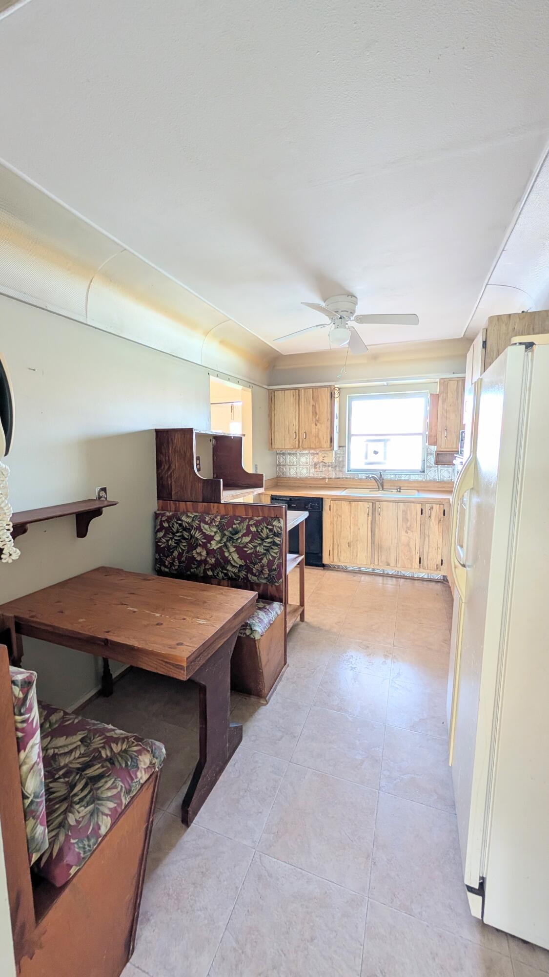 CRESTHAVEN CONDO TOWNHOMES SEC 2 - Residential