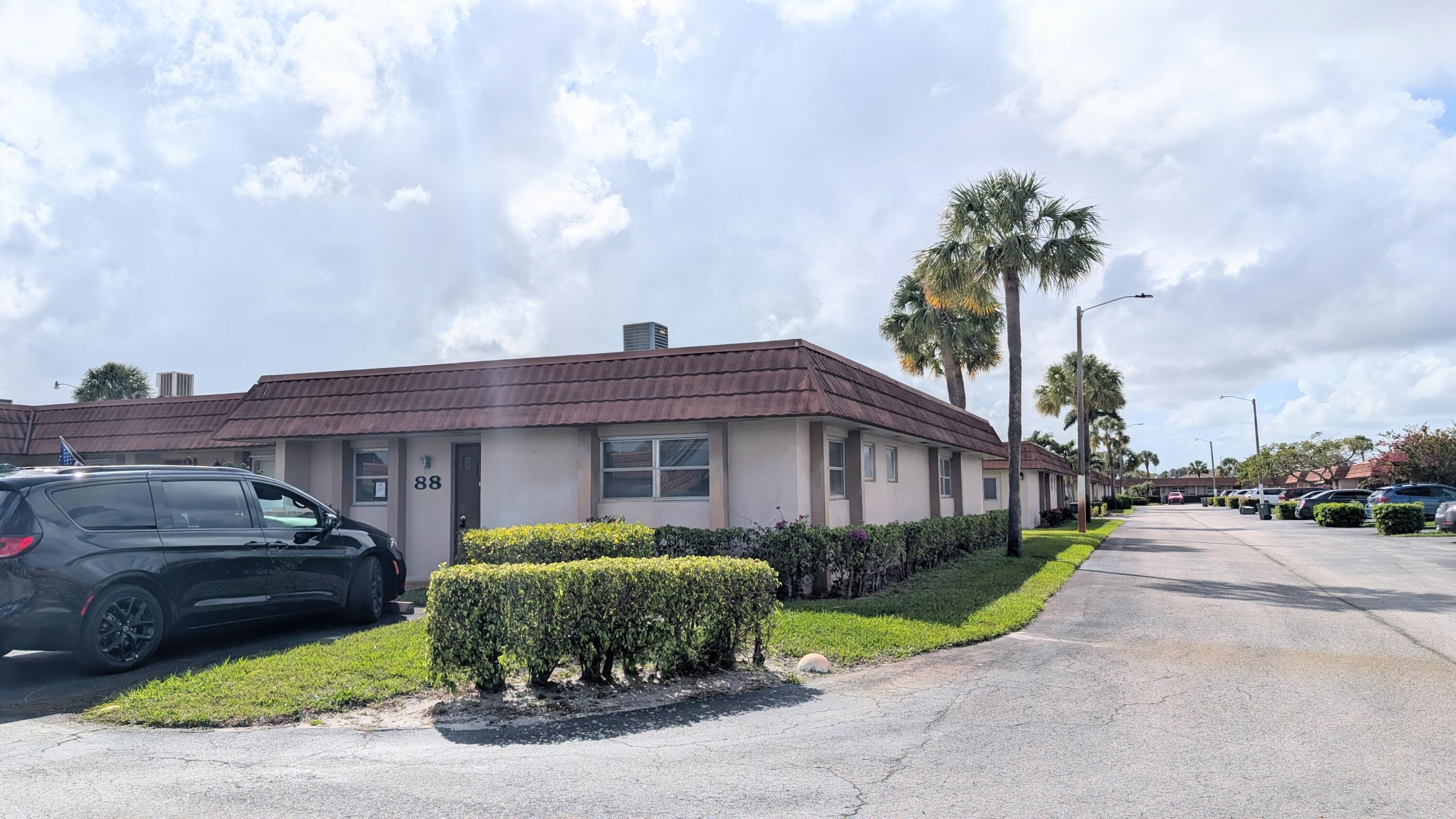 CRESTHAVEN CONDO TOWNHOMES SEC 2 - Residential