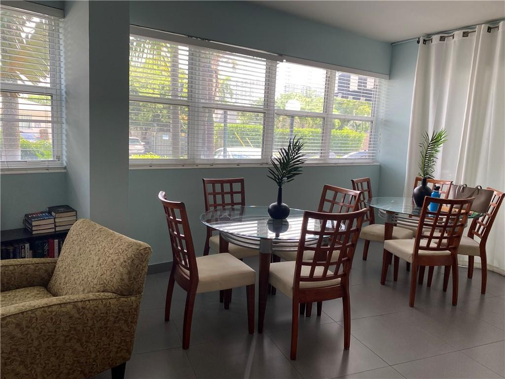 Le Cercle By The Beach - Residential