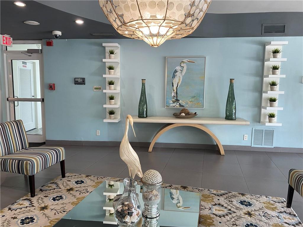 Le Cercle By The Beach - Residential