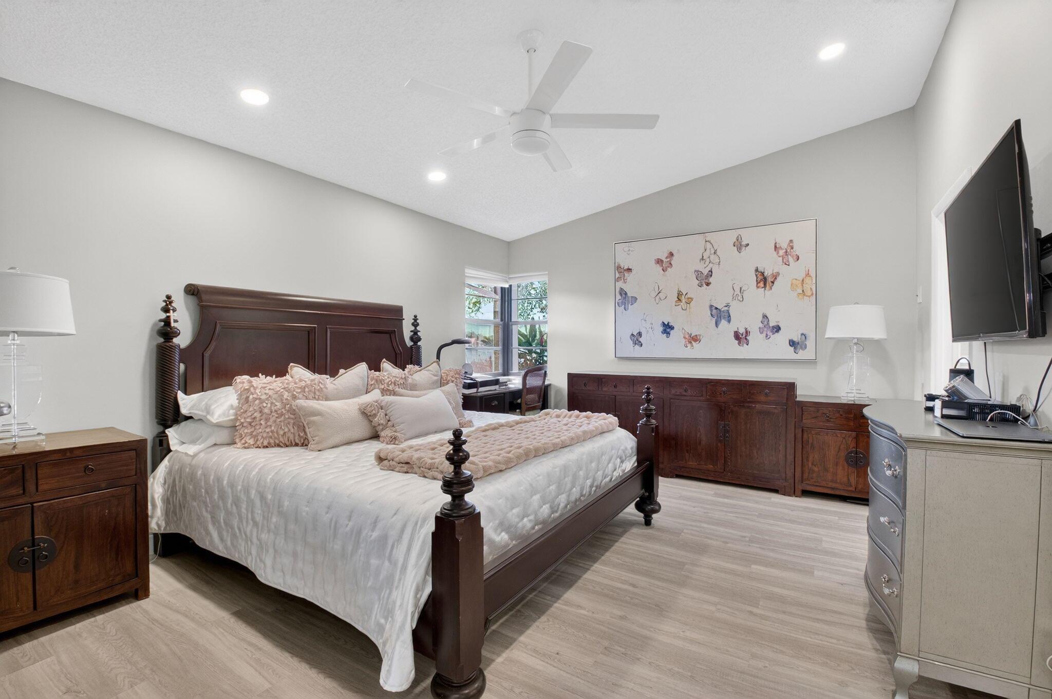 WINDWARD PALM BEACH - Residential