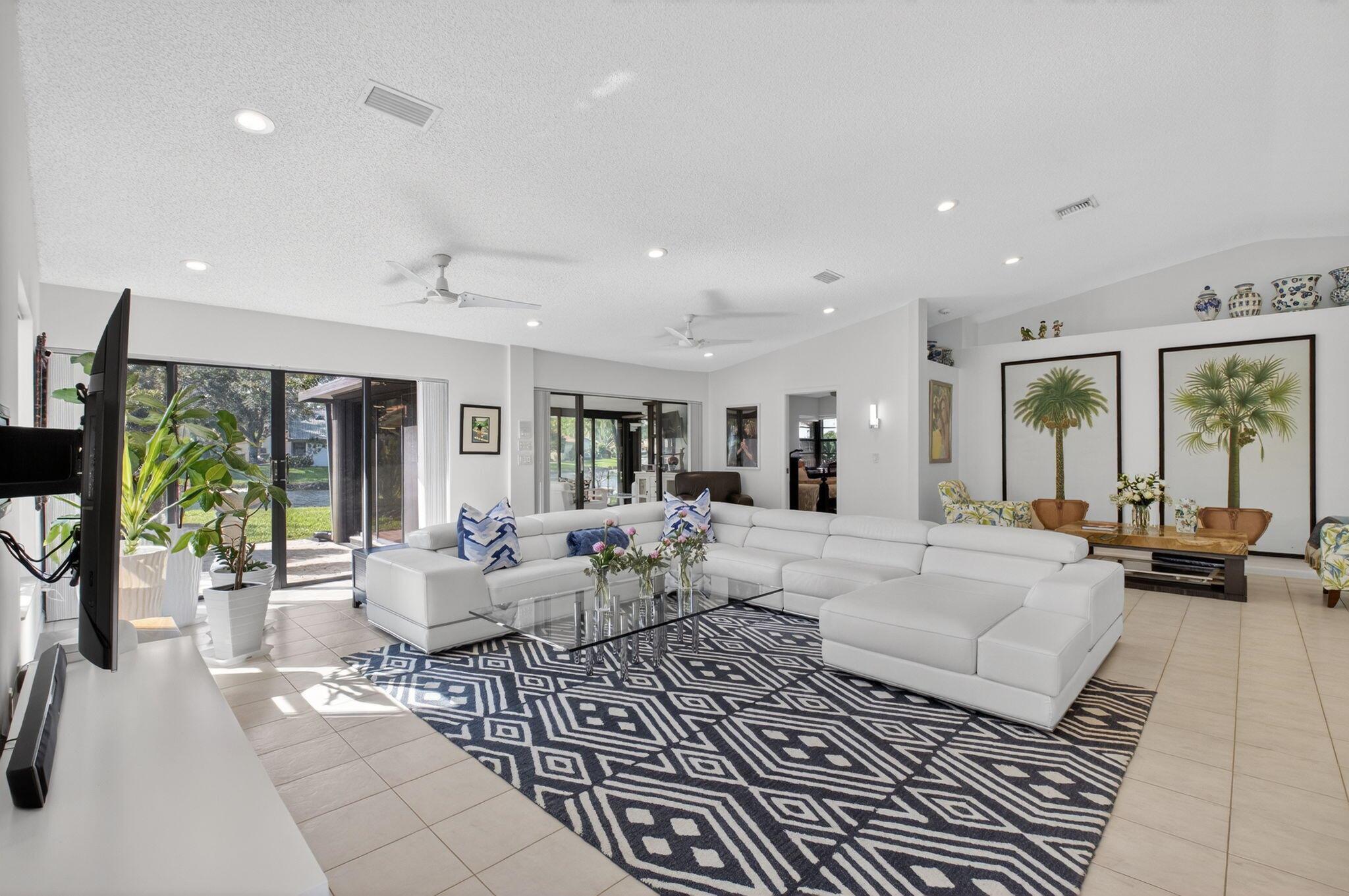 WINDWARD PALM BEACH - Residential
