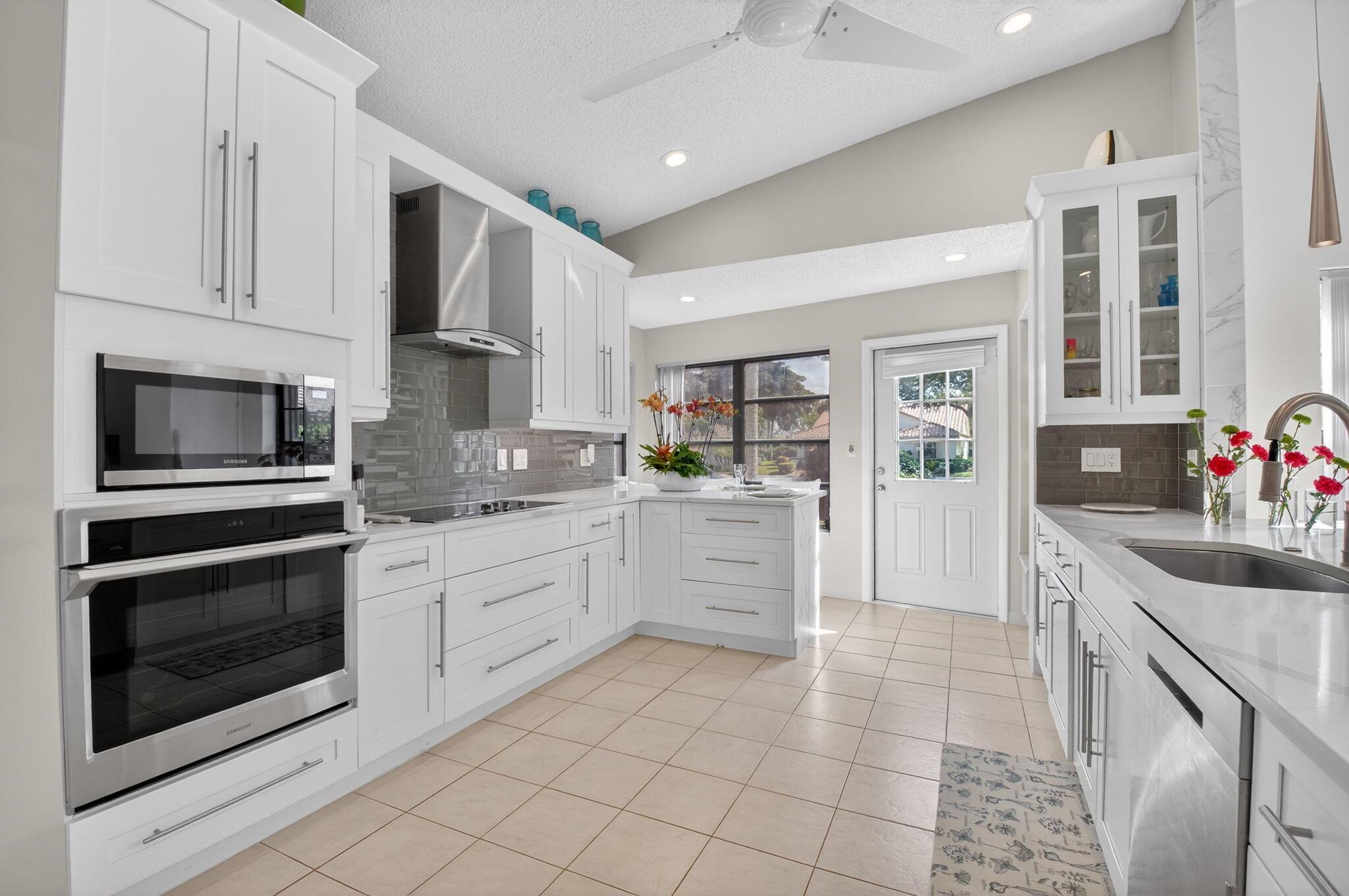 WINDWARD PALM BEACH - Residential