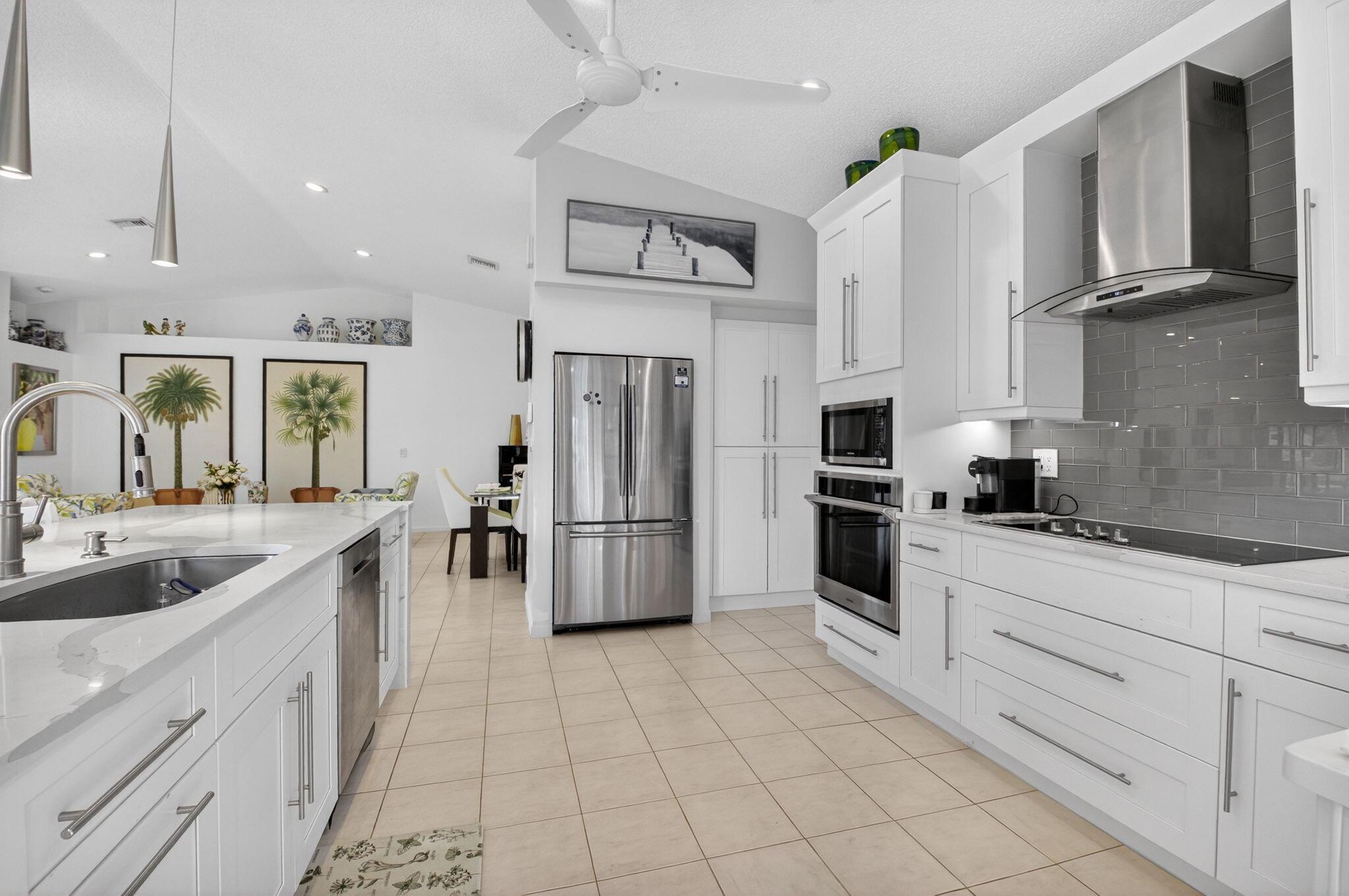 WINDWARD PALM BEACH - Residential