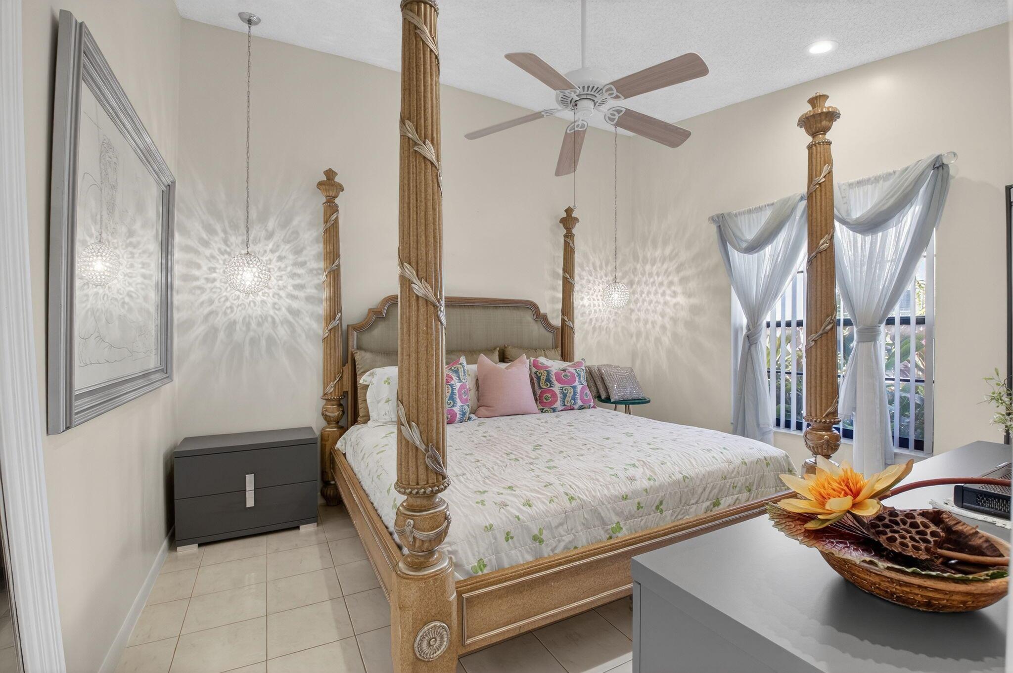 WINDWARD PALM BEACH - Residential