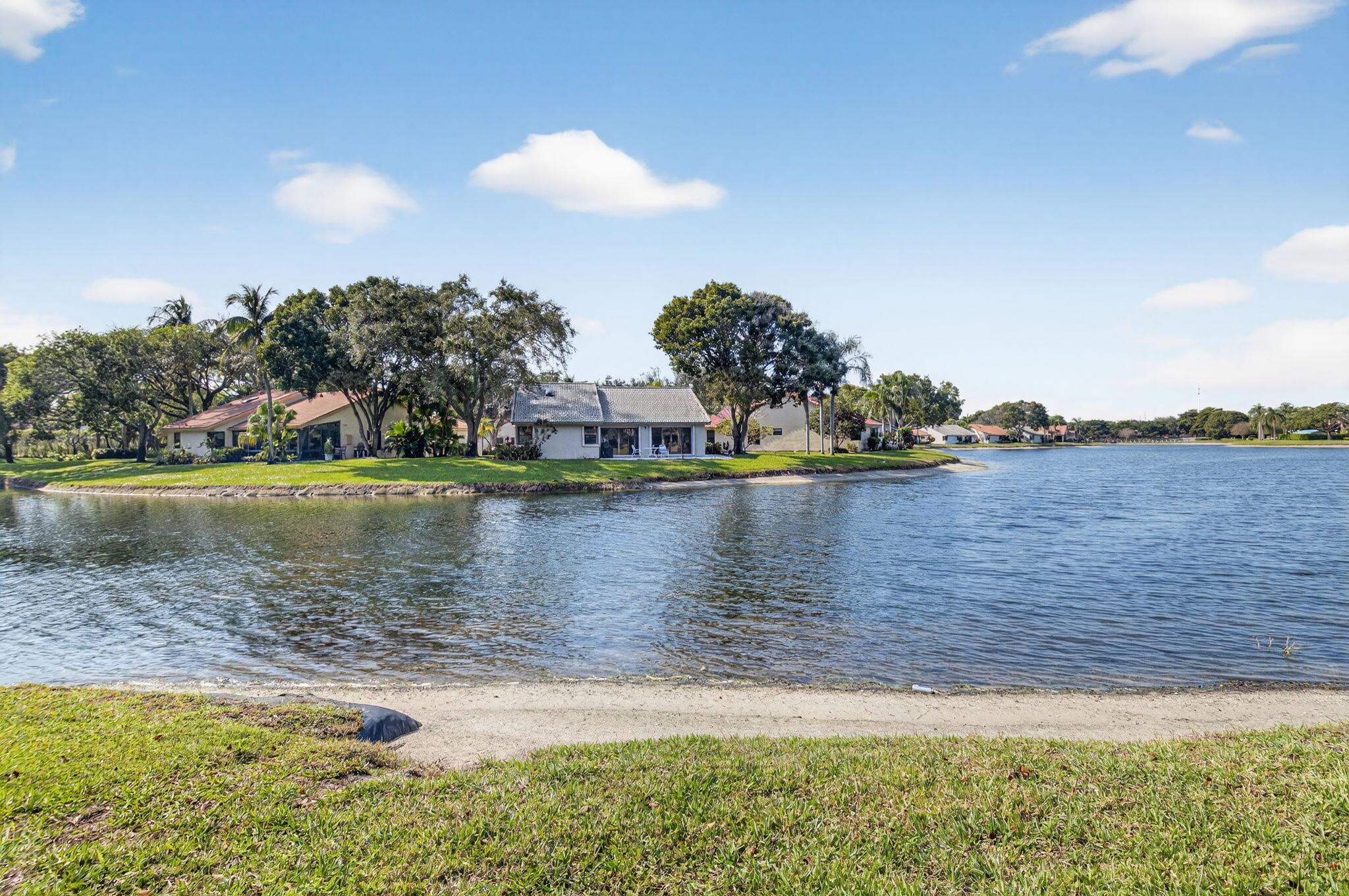 WINDWARD PALM BEACH - Residential