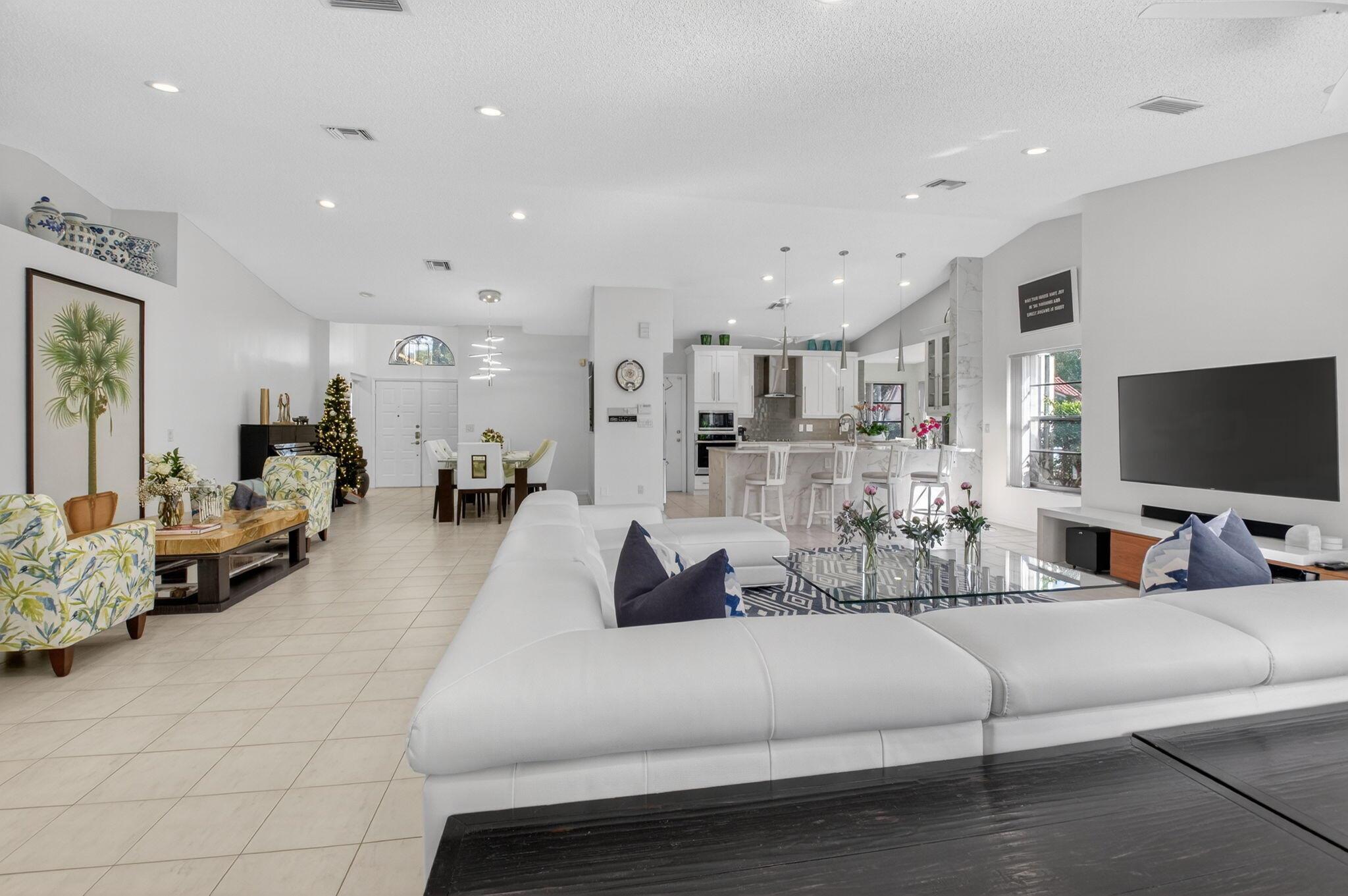 WINDWARD PALM BEACH - Residential