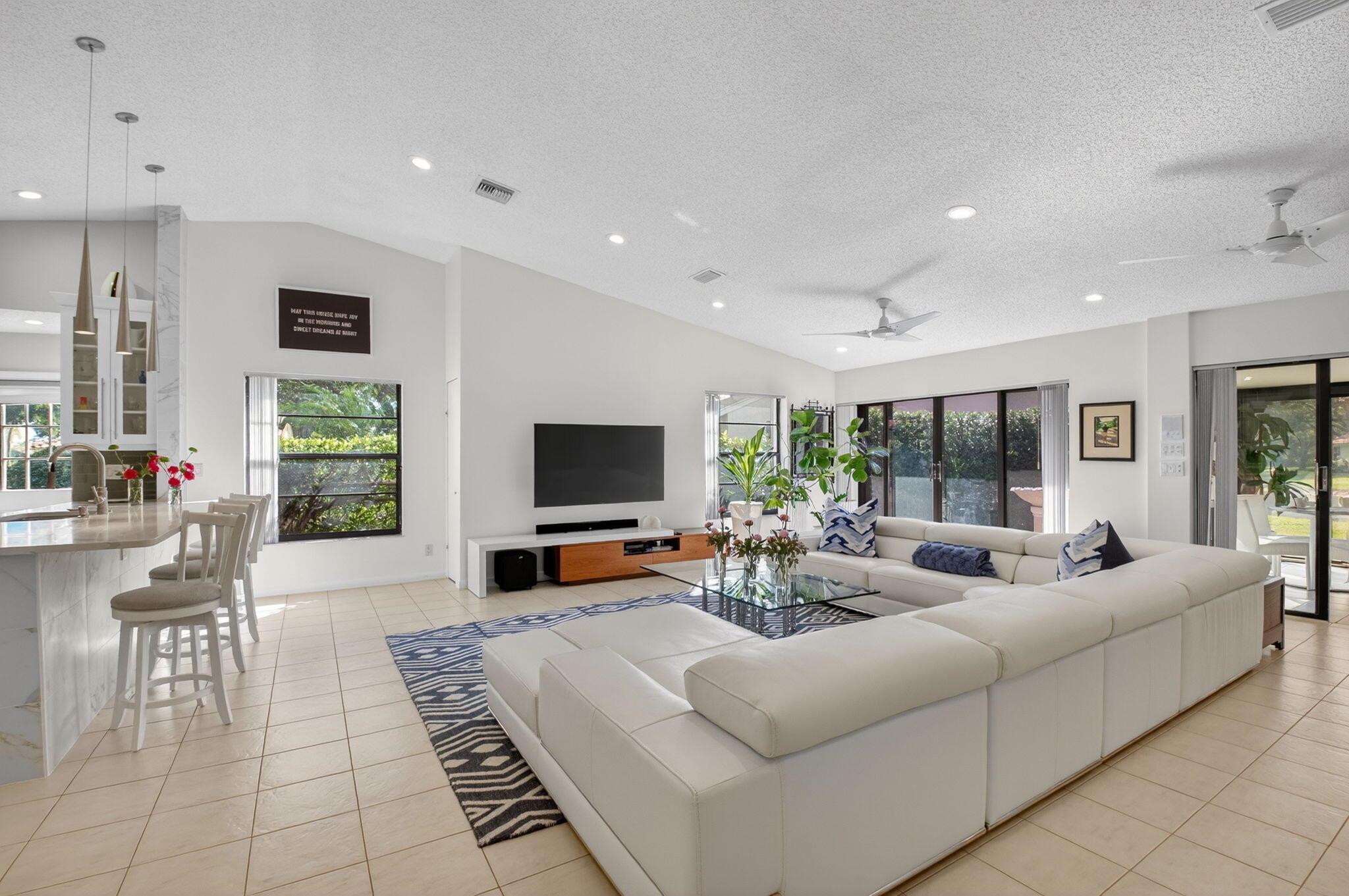 WINDWARD PALM BEACH - Residential