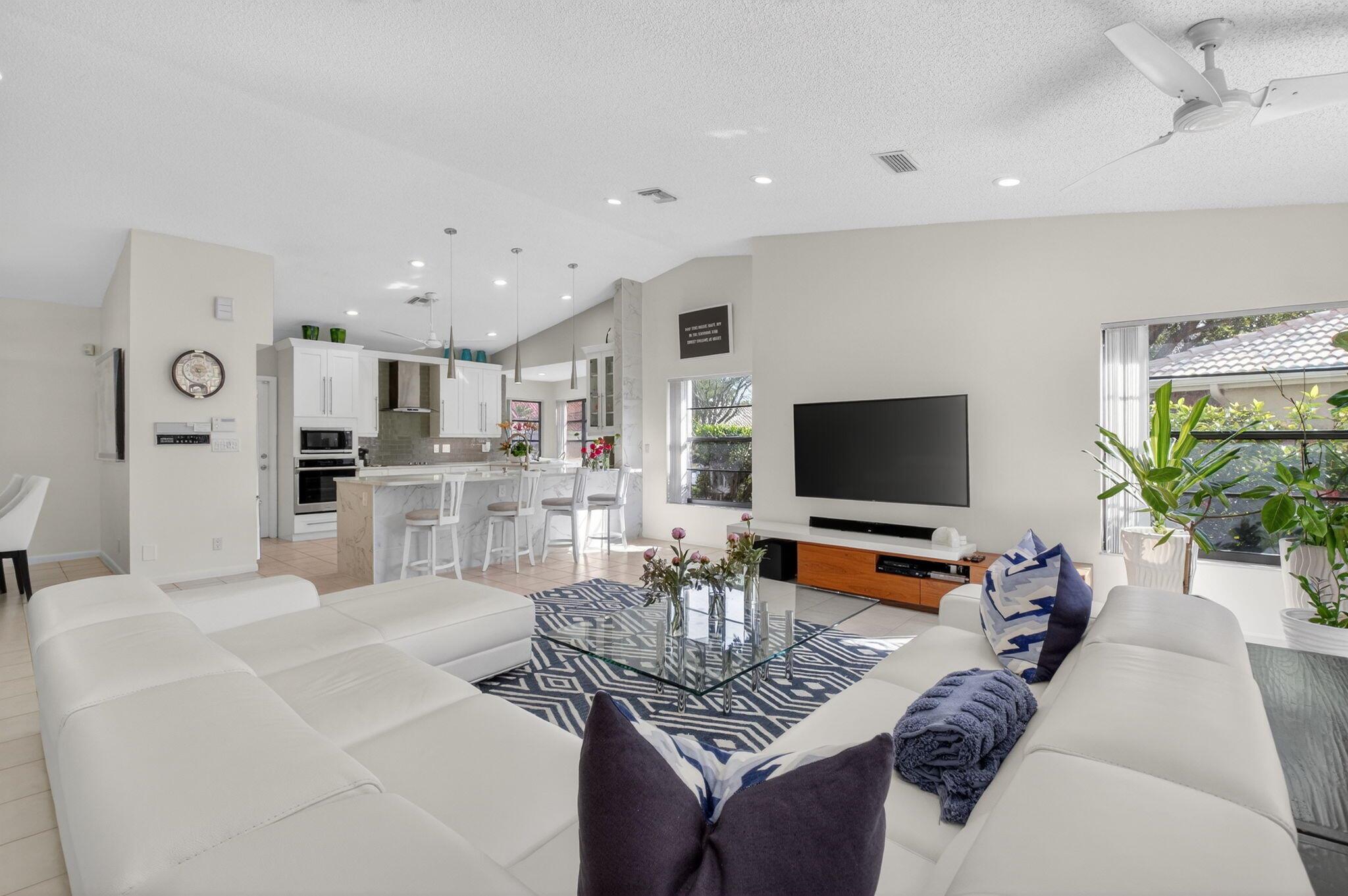 WINDWARD PALM BEACH - Residential