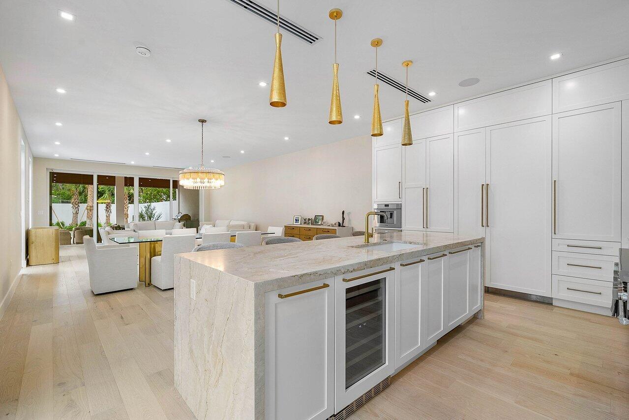 KENMONT - Residential Lease