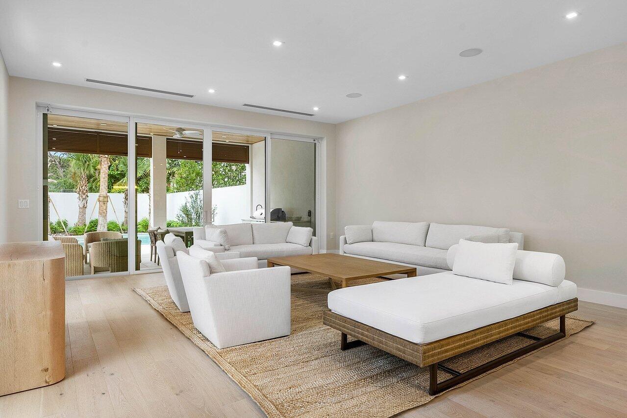 KENMONT - Residential Lease