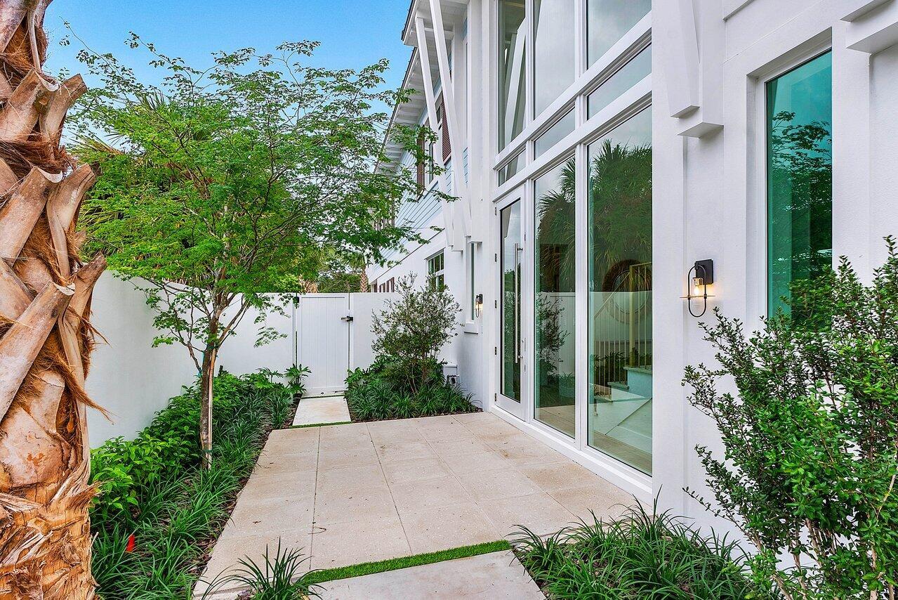 KENMONT - Residential Lease