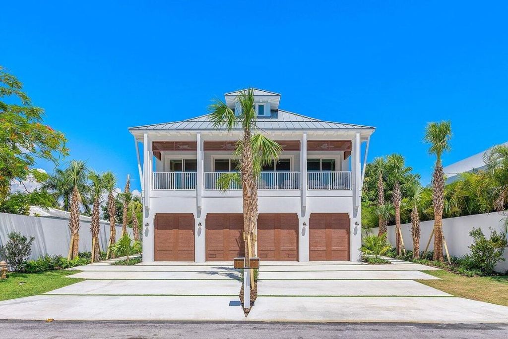 Photo of 909 Bond Way, Delray Beach, FL 33483 (MLS # R11118585)