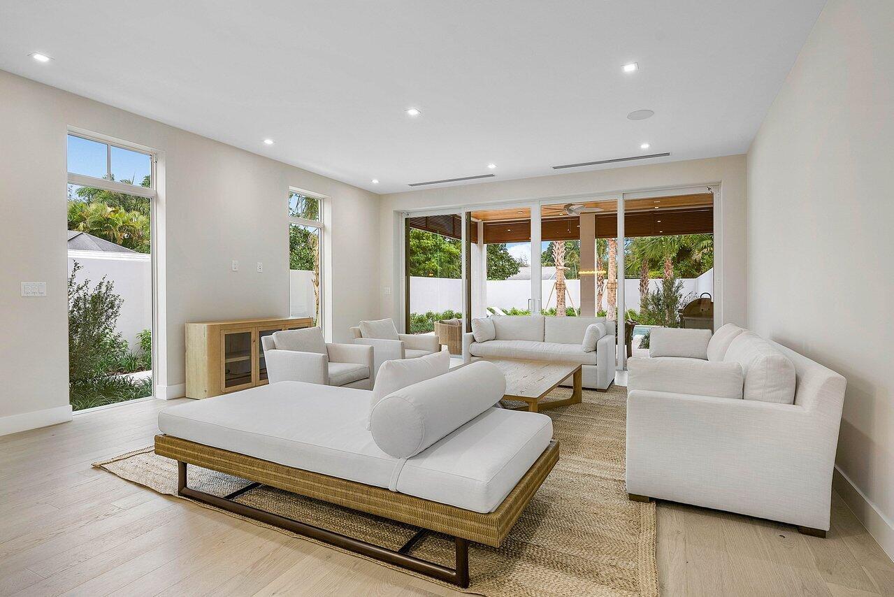 KENMONT - Residential Lease