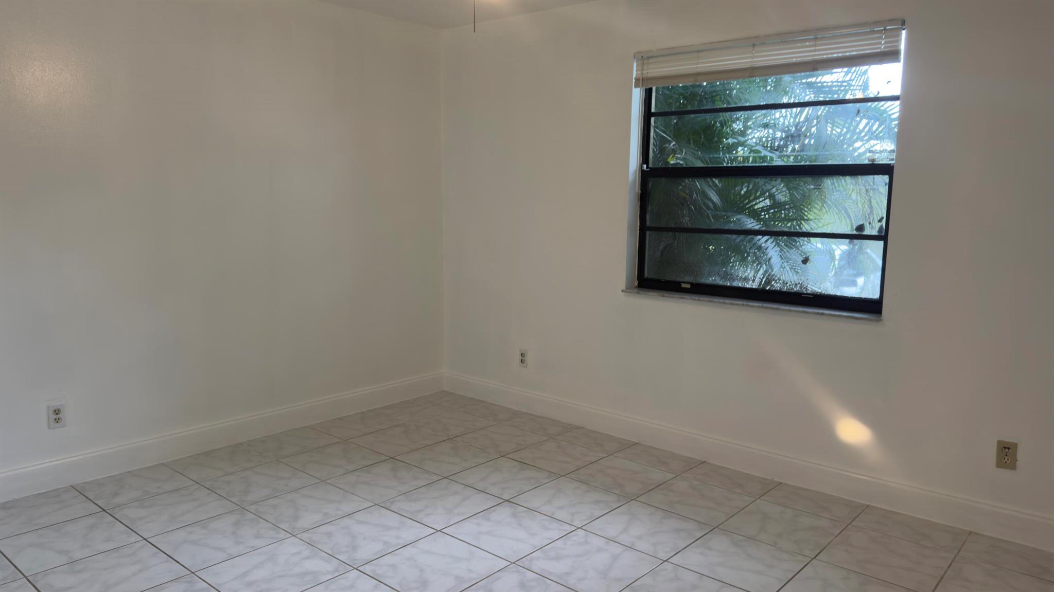 FOUNTAINVIEW CONDO - Residential Lease
