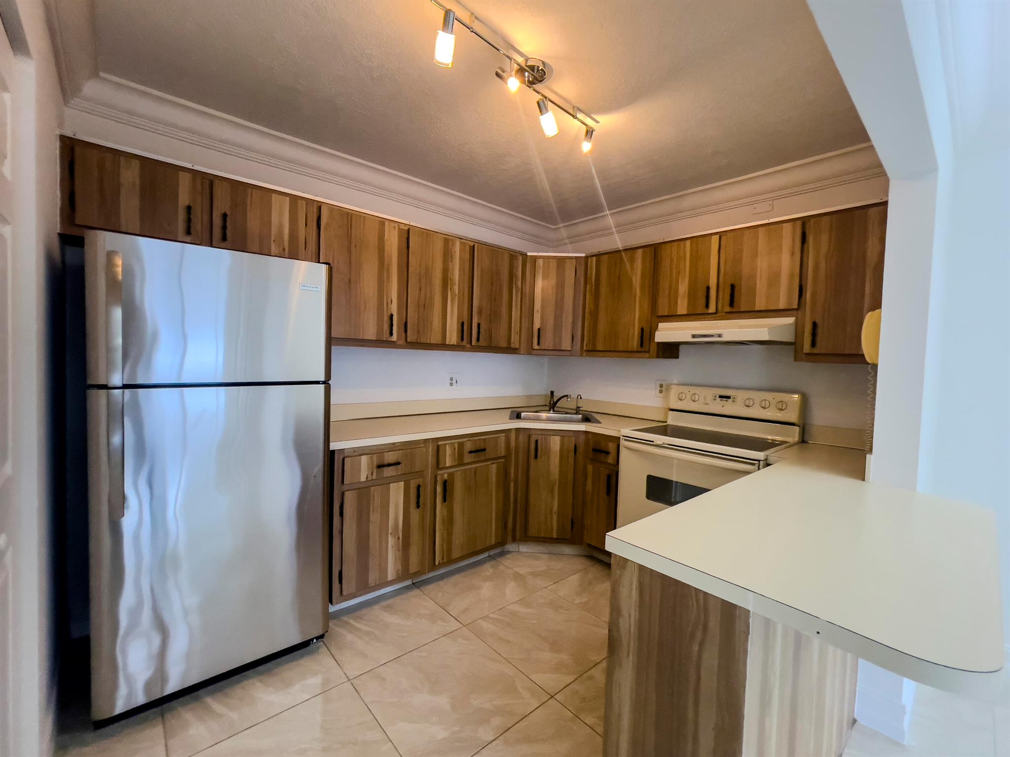 LA PINATA CONDO - Residential Lease