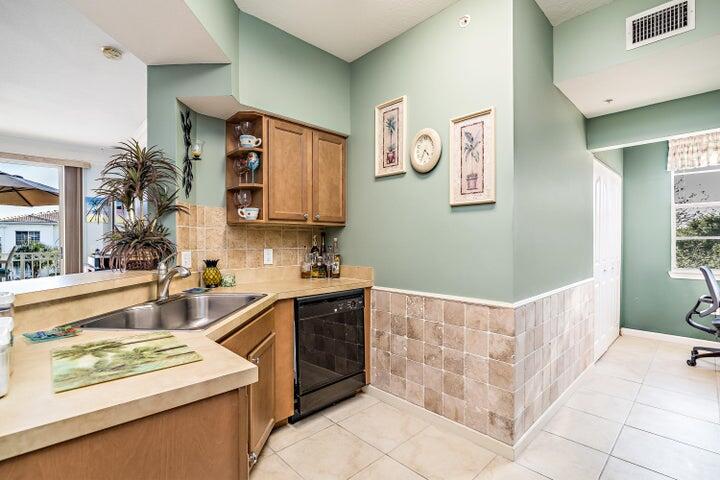 FIORE AT THE GARDENS CONDO - Residential