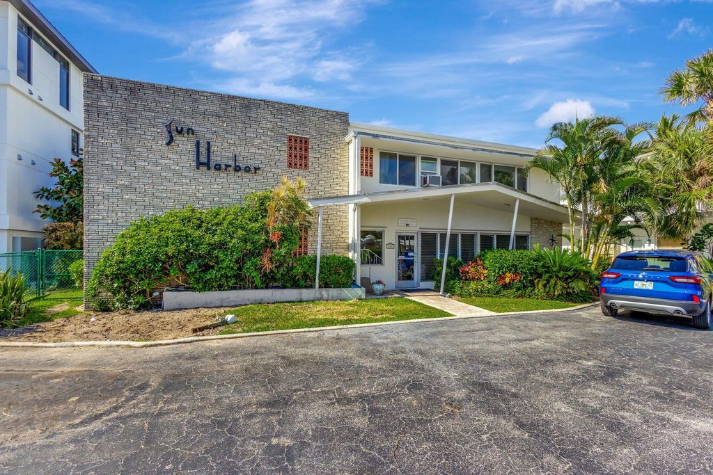 Photo of 214 Inlet Way #204, Palm Beach Shores, FL 33404 (MLS # R10993402)