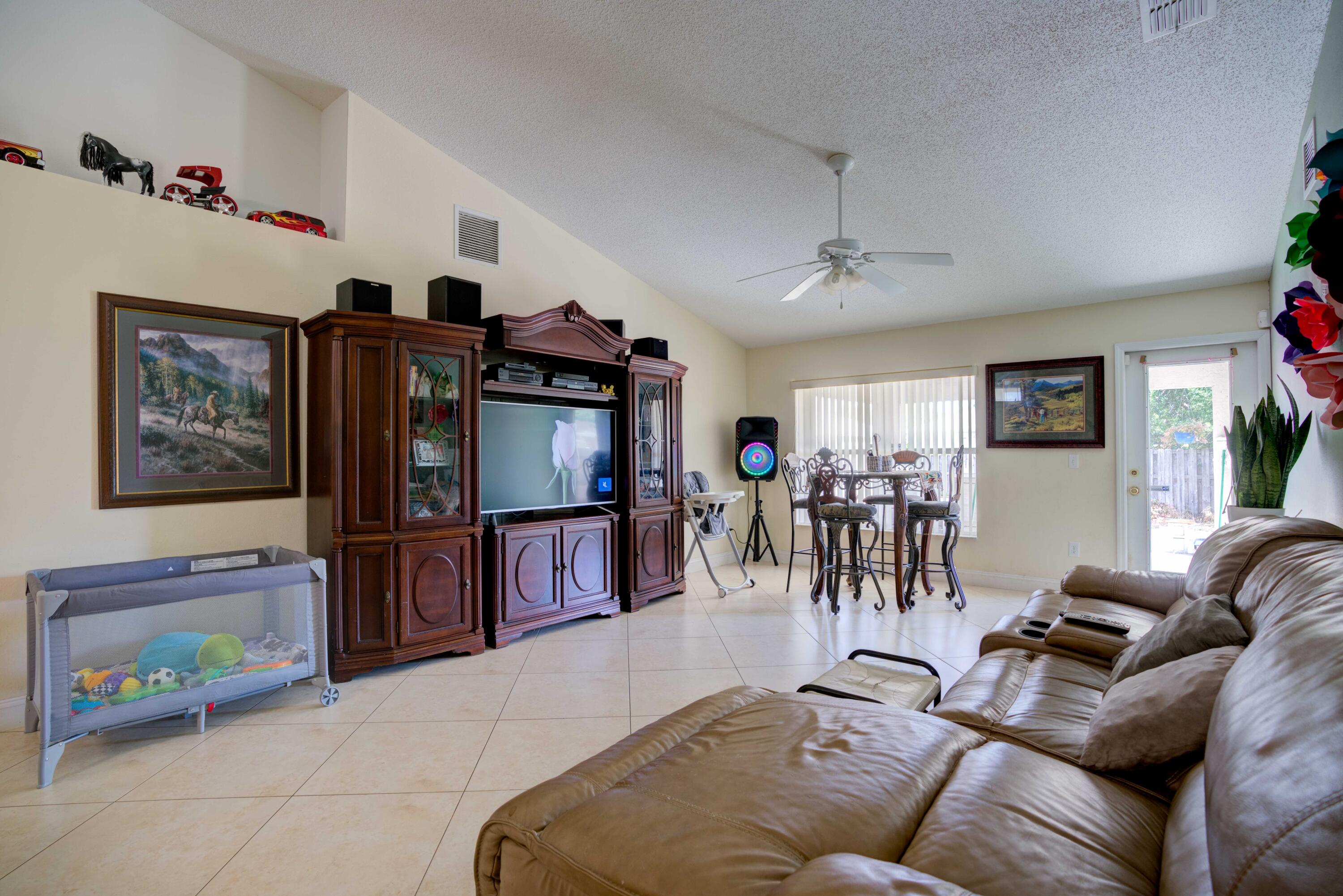 PORT ST LUCIE SECTION 15 - Residential