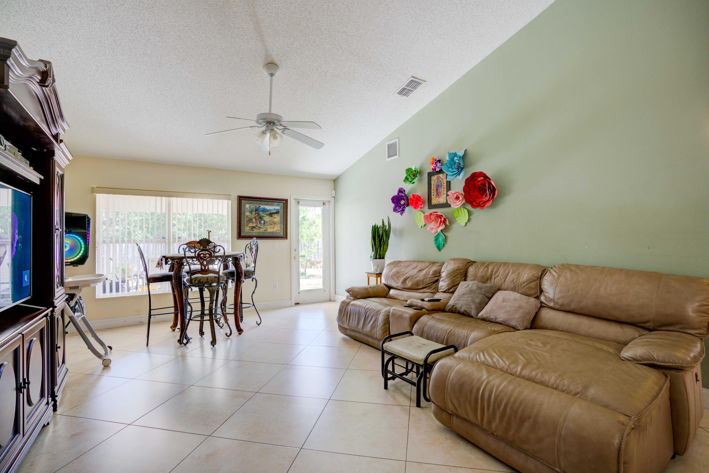 PORT ST LUCIE SECTION 15 - Residential