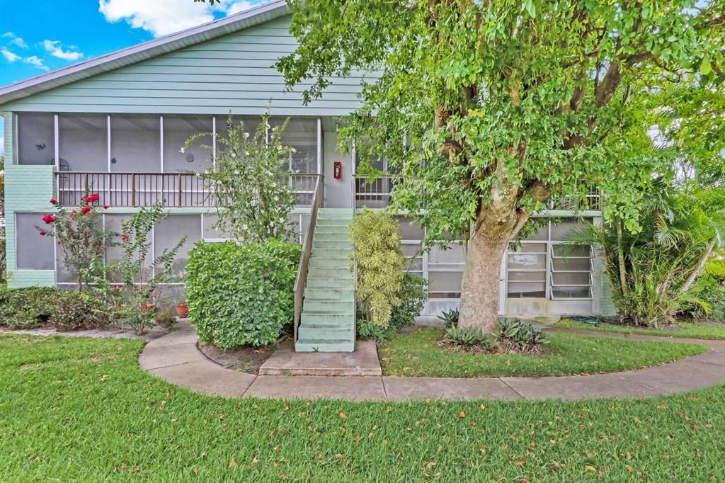 Photo of 2120 SE Edler Drive #B, Stuart, FL 34994 (MLS # R10722582)