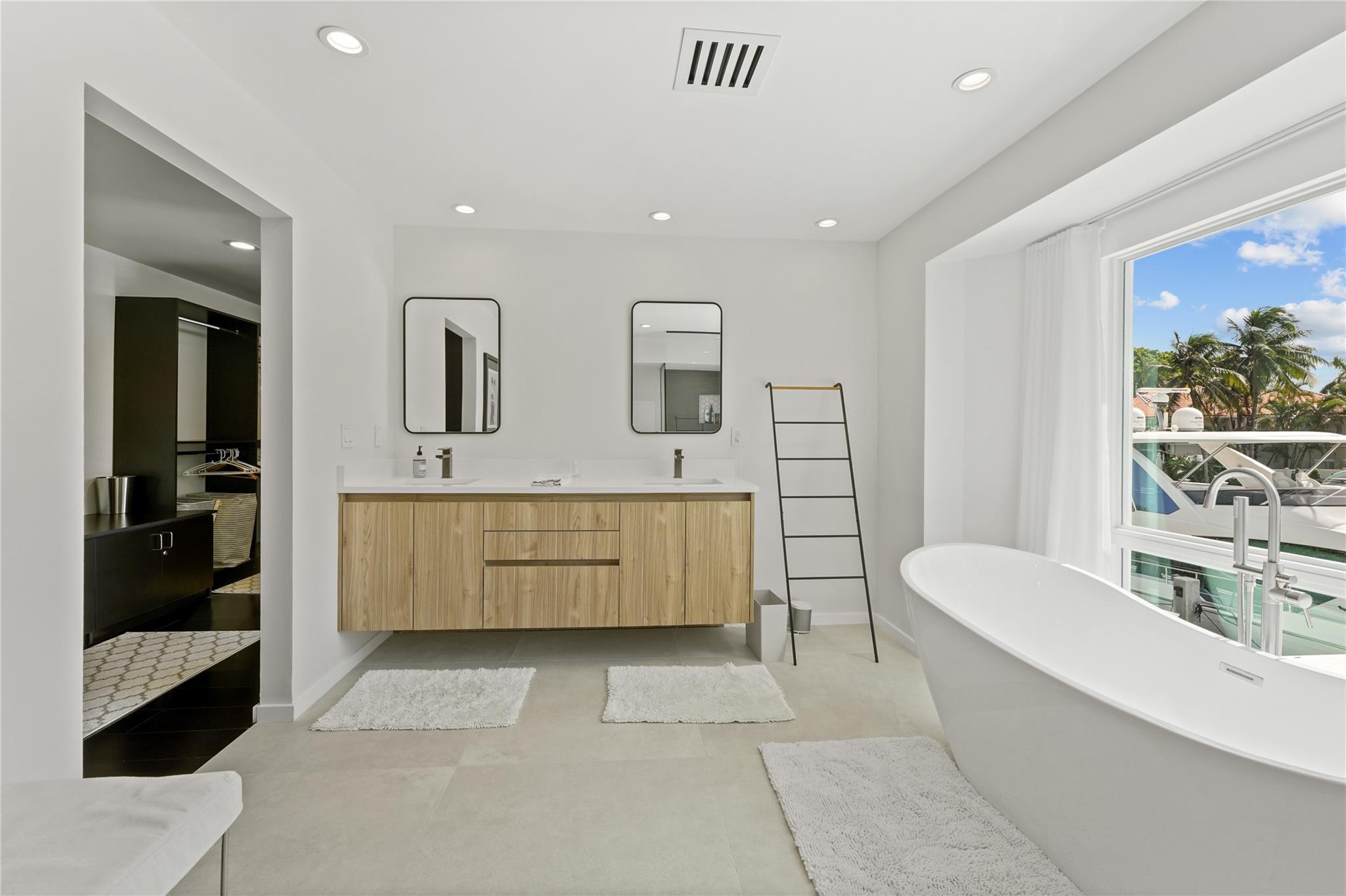 Barcelona Isle 27-10 B - Residential