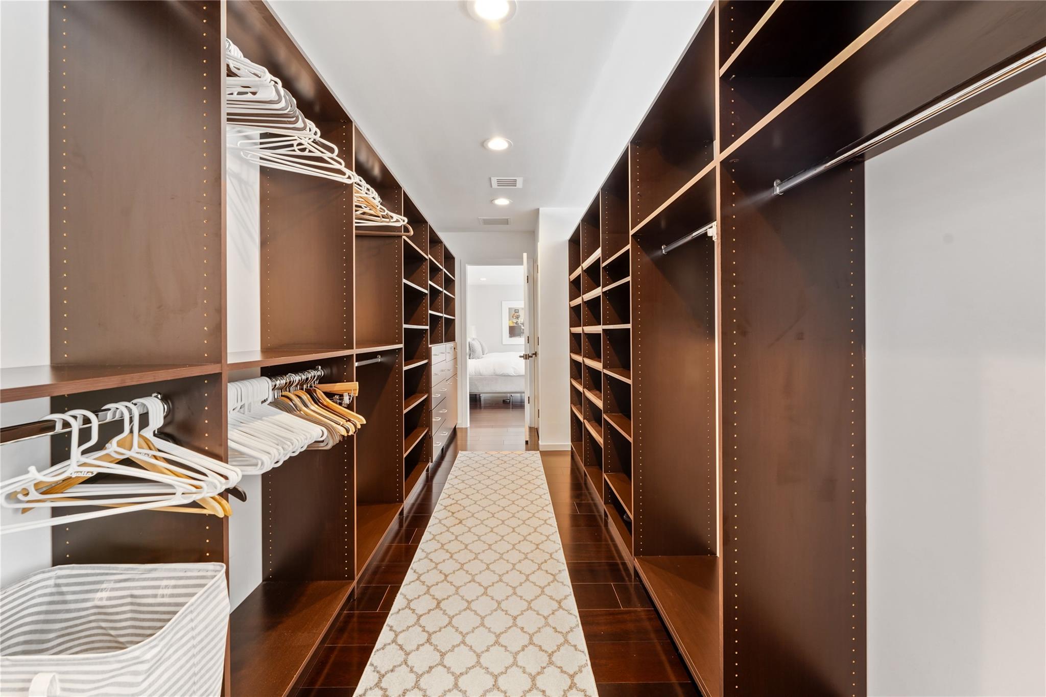 Barcelona Isle 27-10 B - Residential