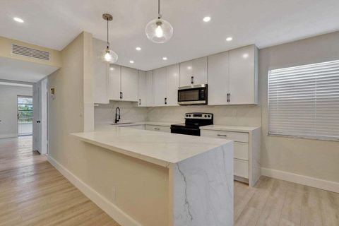802 Burgundy Q Delray Beach FL 33484