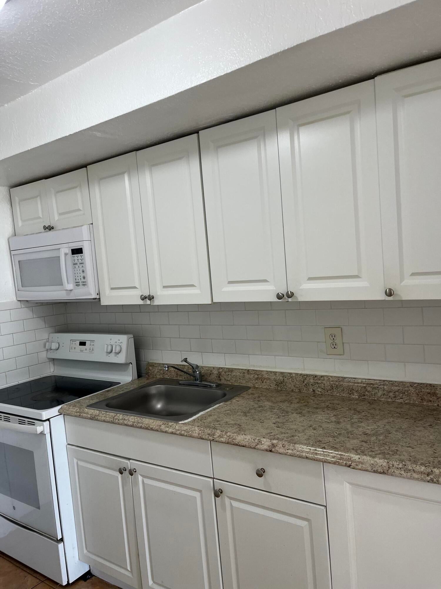 610 NW 7th Avenue