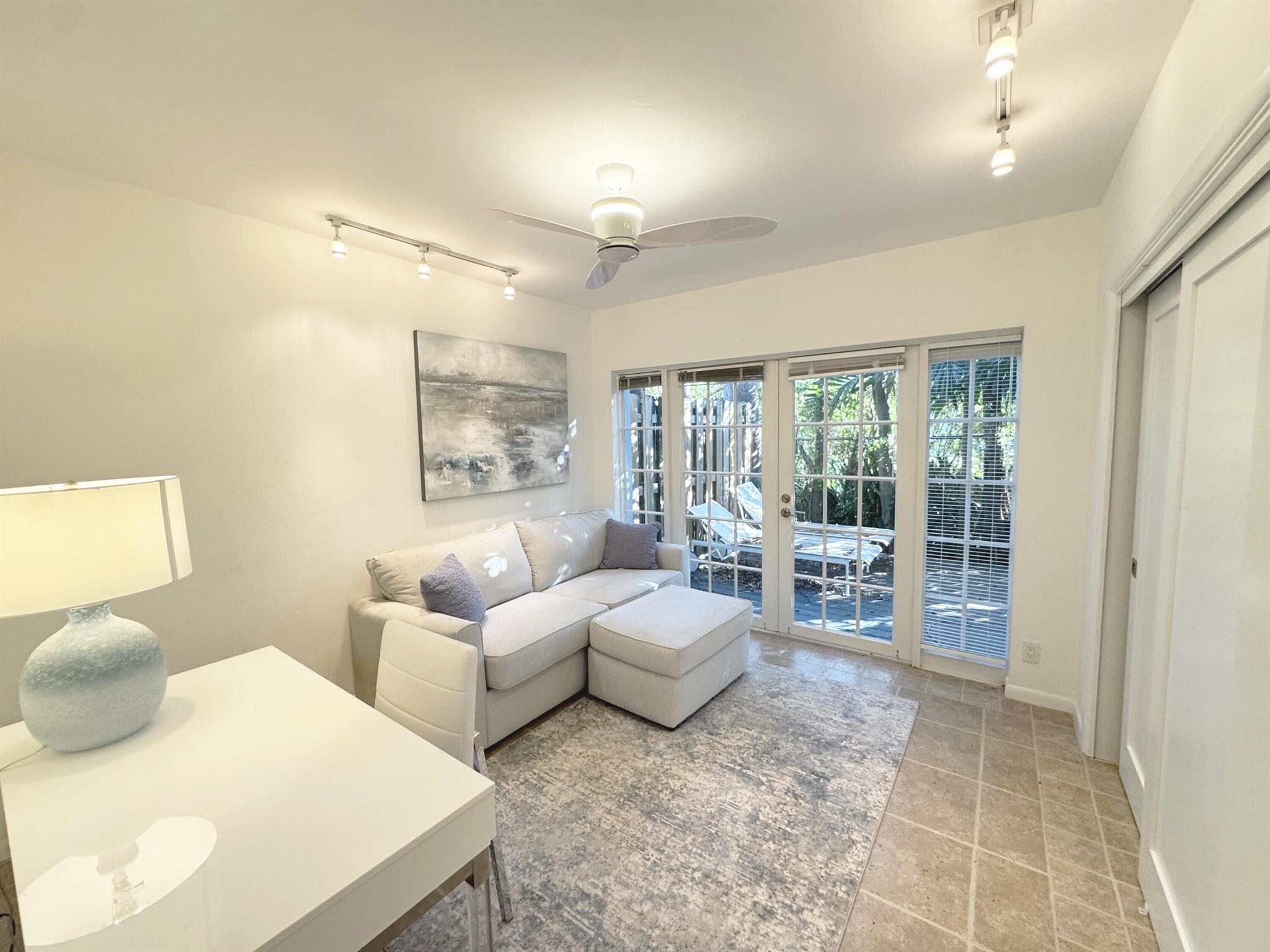 TWO THIRTY FOUR OLEANDER - Residential Lease