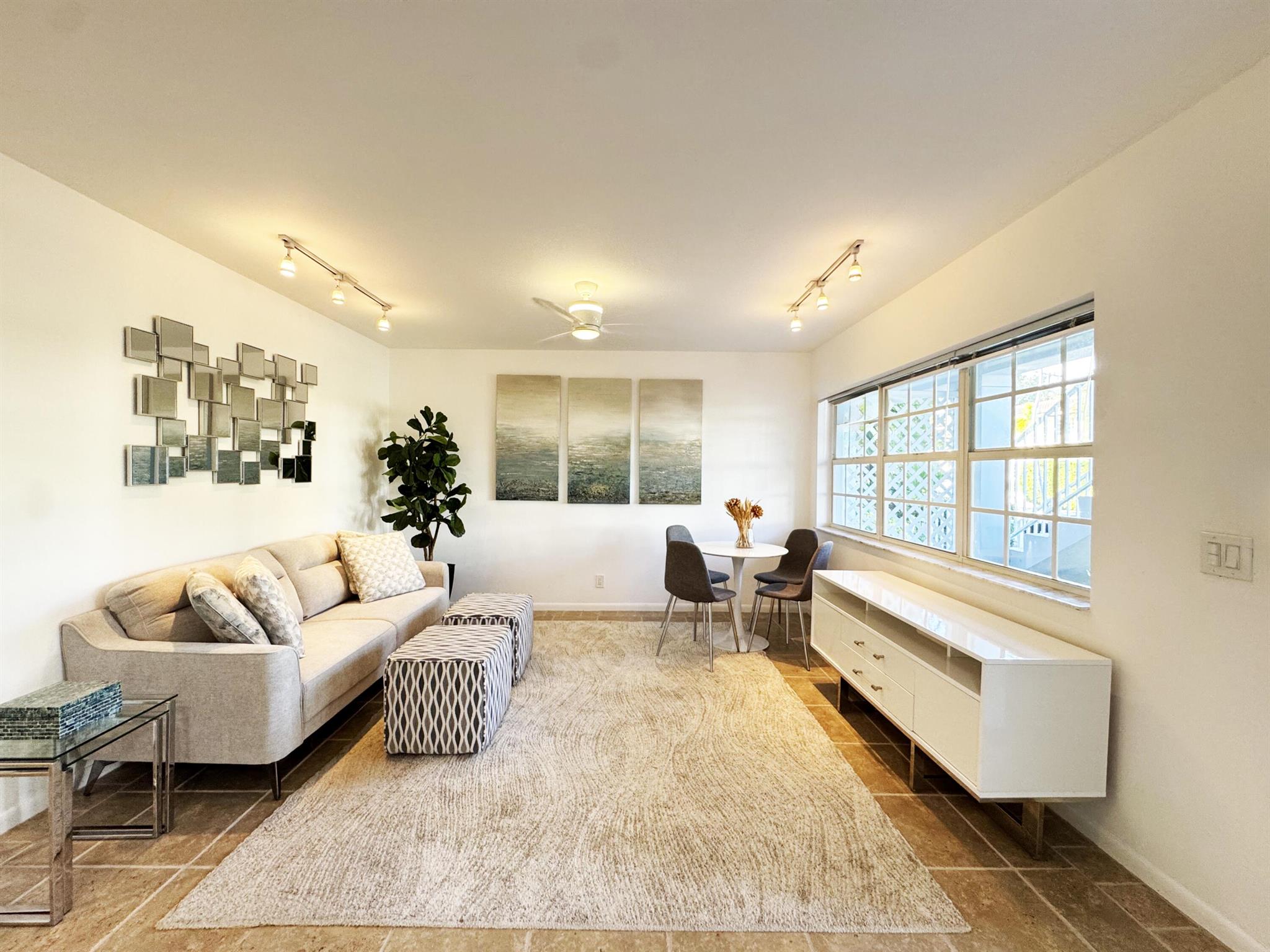 TWO THIRTY FOUR OLEANDER - Residential Lease