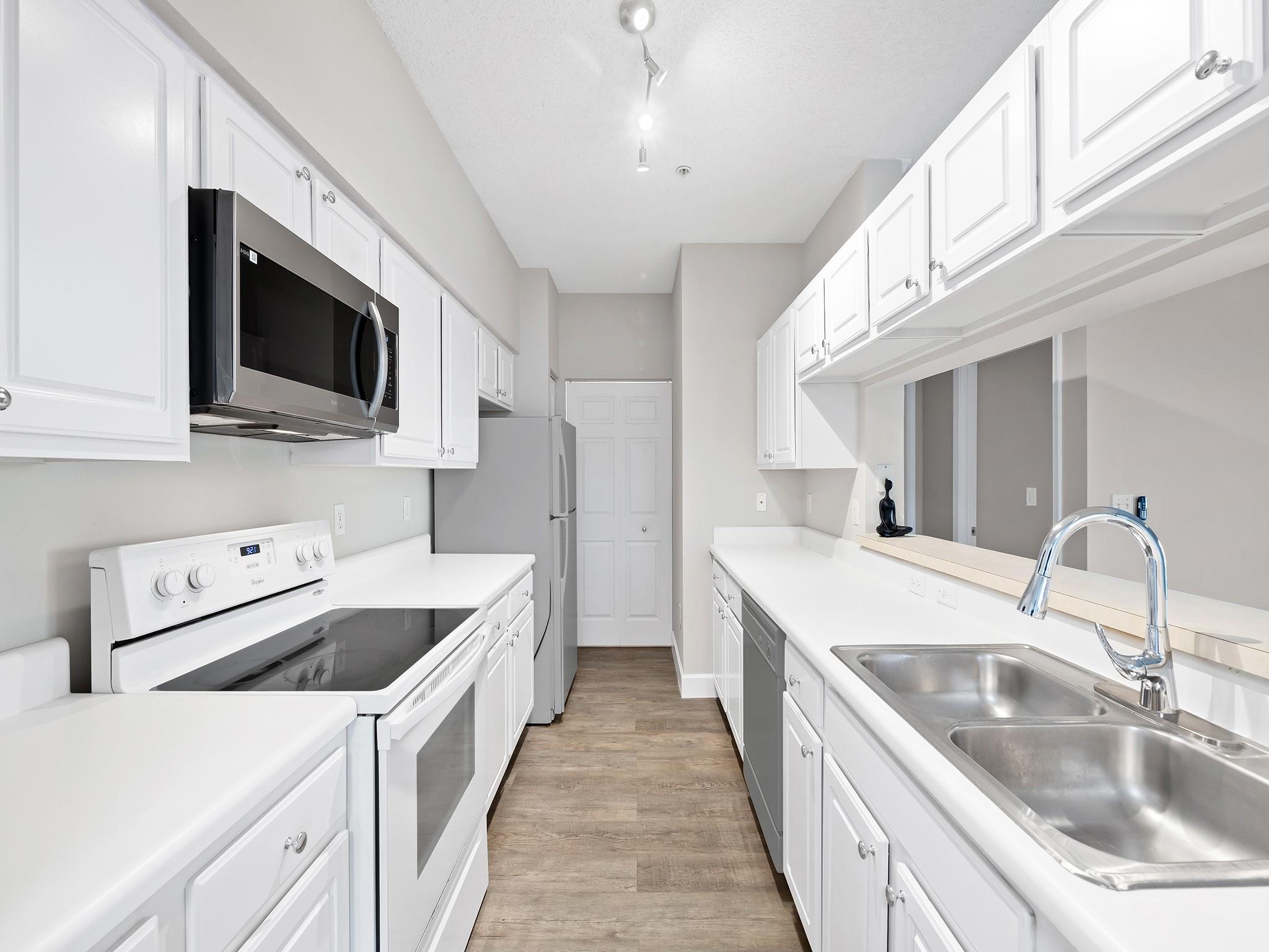 PALMS POINT CONDO - Residential Lease