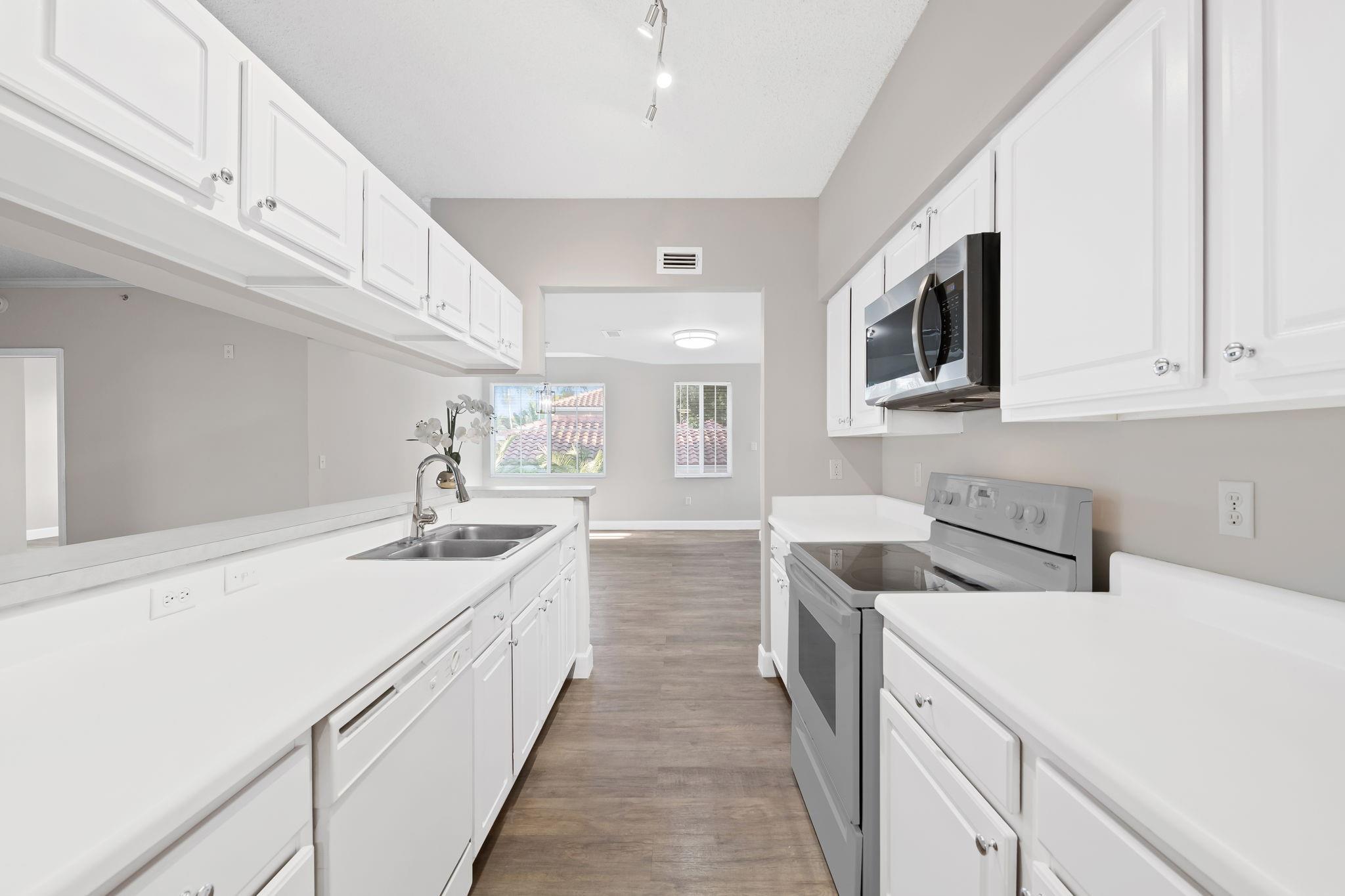 PALMS POINT CONDO - Residential Lease