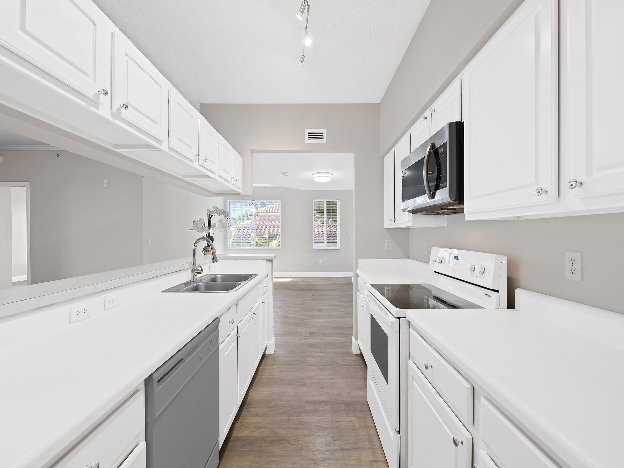 PALMS POINT CONDO - Residential Lease