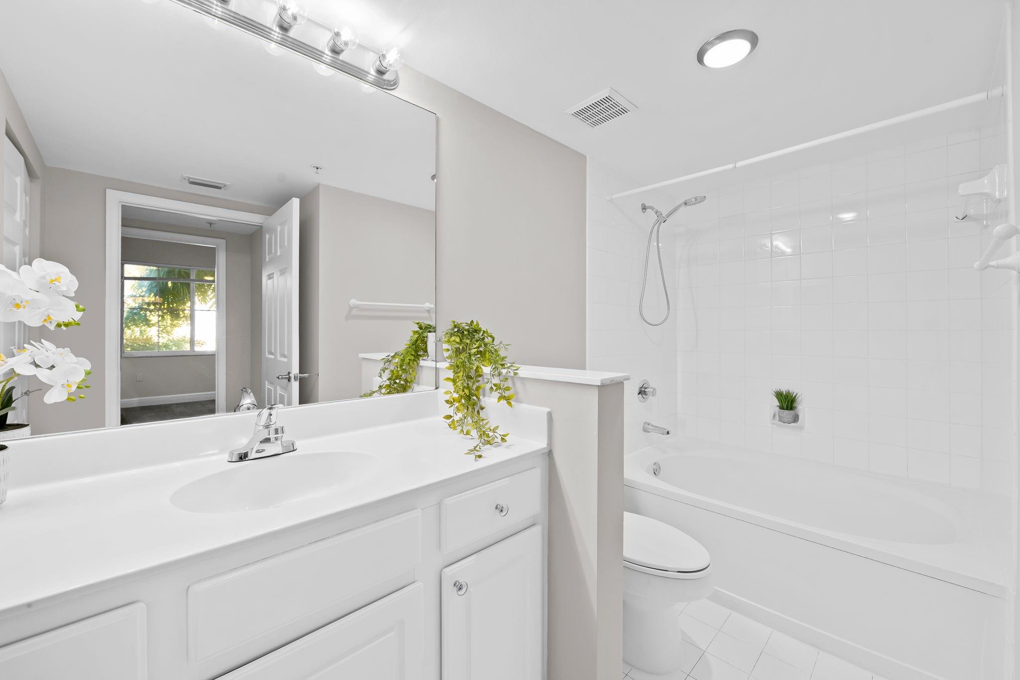 PALMS POINT CONDO - Residential Lease