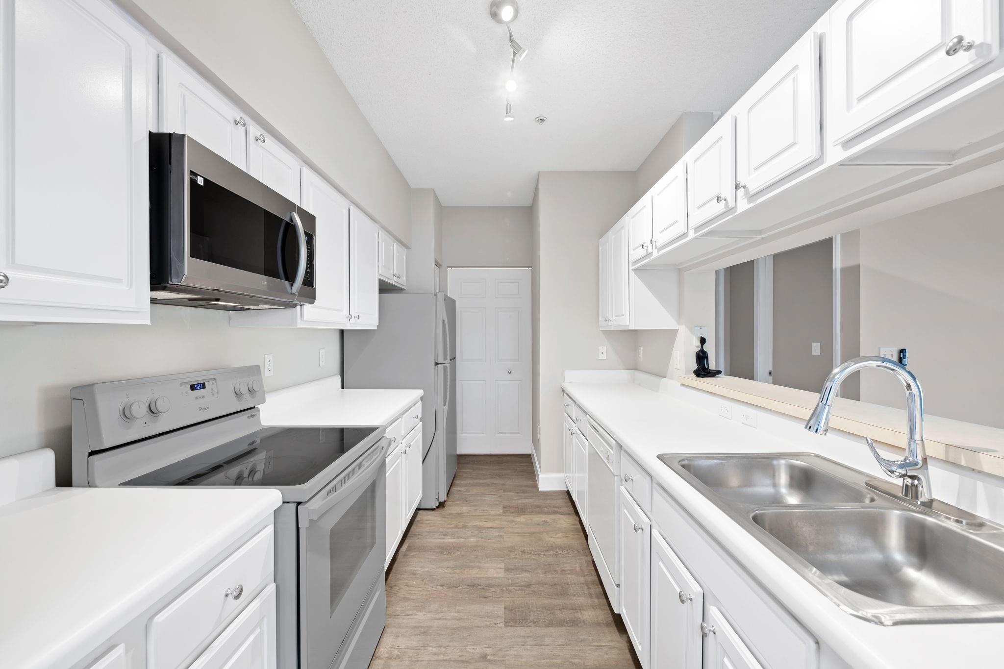 PALMS POINT CONDO - Residential Lease