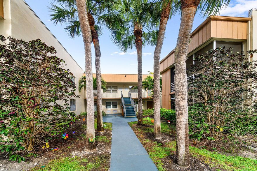 Immaculate 1-bedroom, 1.5-bath first-floor corner unit in Kings Pointe. Bright and open living room and dining area, perfect for relaxing and everyday meals. Enjoy a screened porch off the master bedroom and enjoy your morning coffee . Well-maintained and ready for new buyers to add their personal decorative touches."