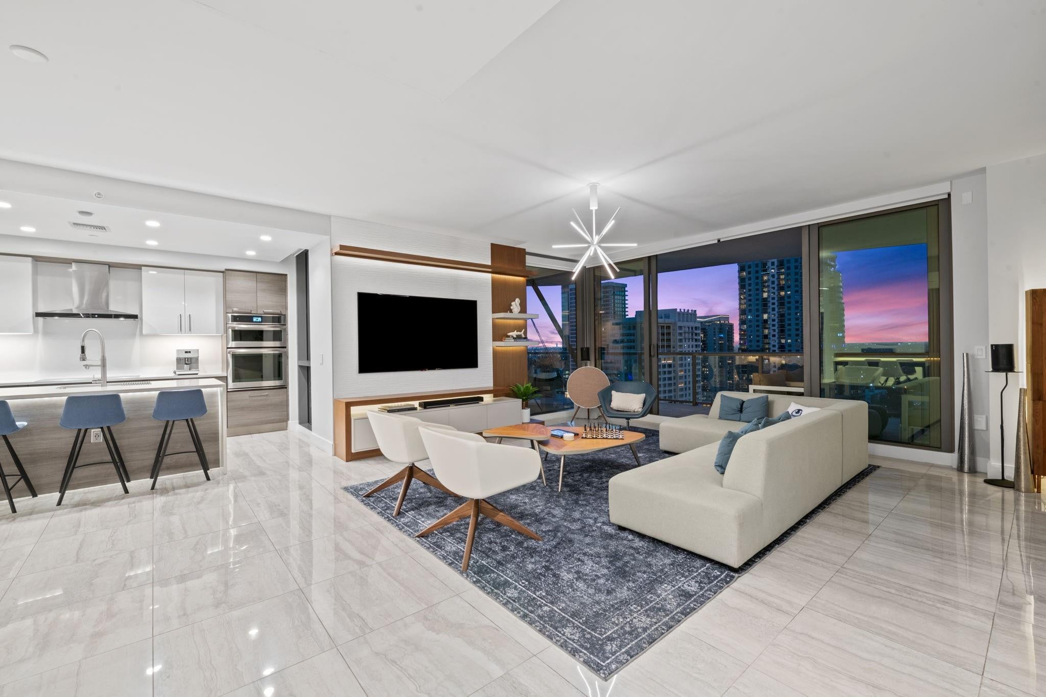 100 E LAS OLAS Boulevard 2404
