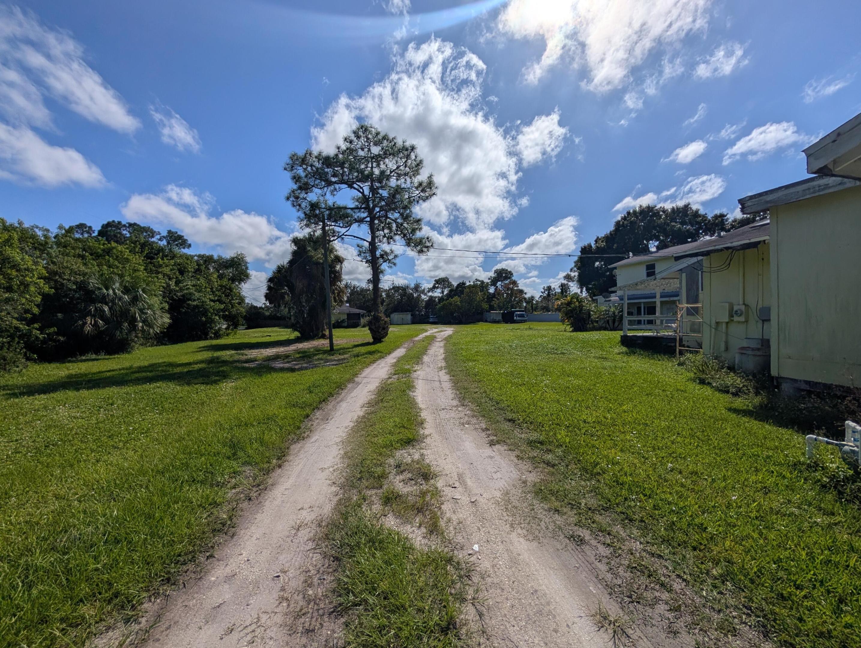 WACO FIELD PLACE - Land